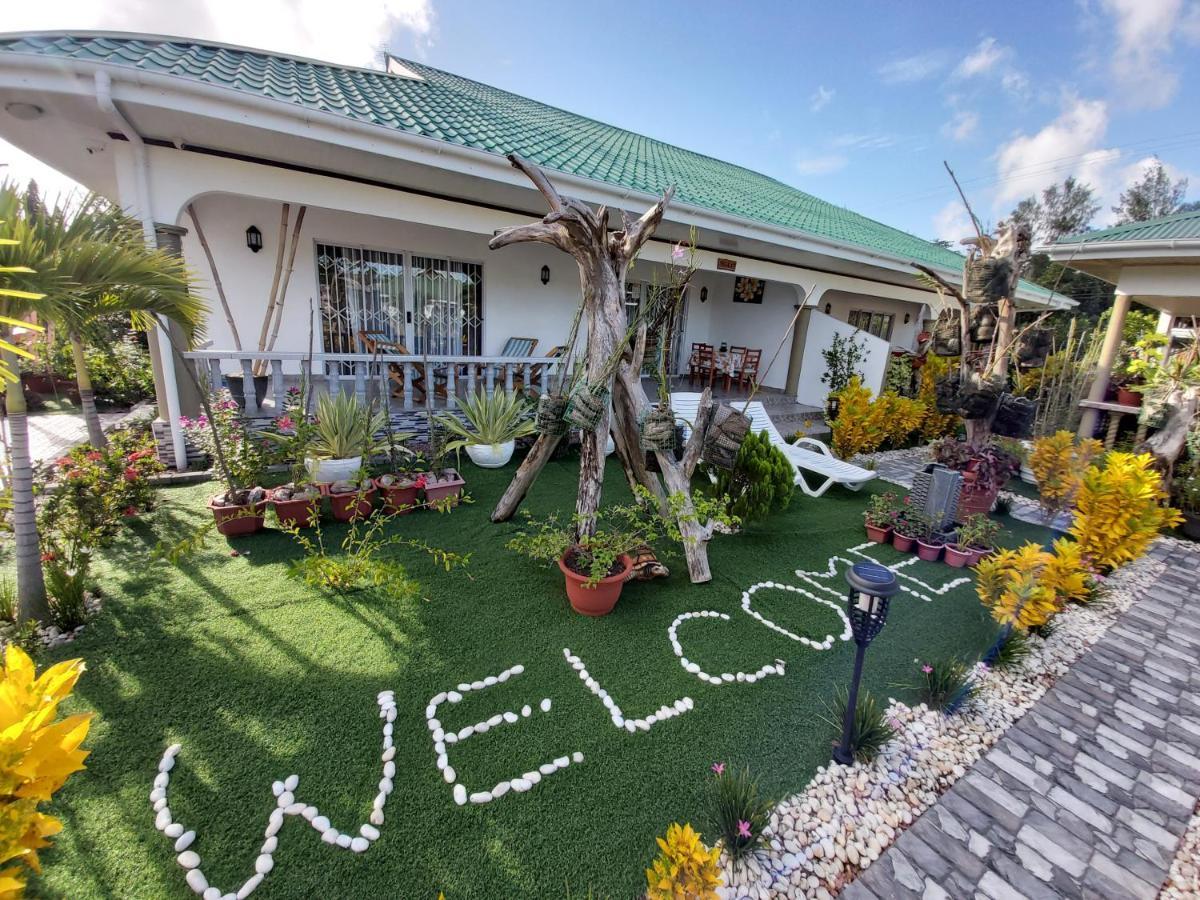 Leo's Petit Villa Annex Praslin  Extérieur photo