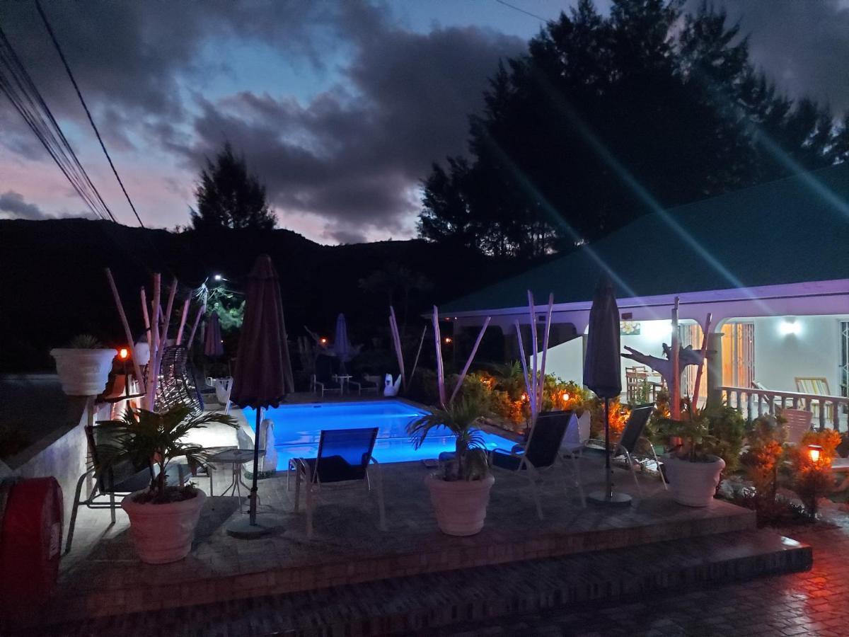 Leo's Petit Villa Annex Praslin  Extérieur photo