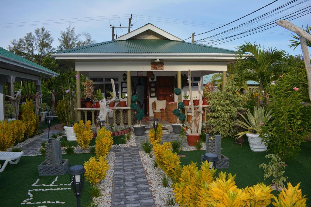 Leo's Petit Villa Annex Praslin  Extérieur photo
