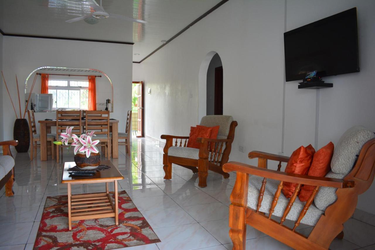Leo's Petit Villa Annex Praslin  Extérieur photo